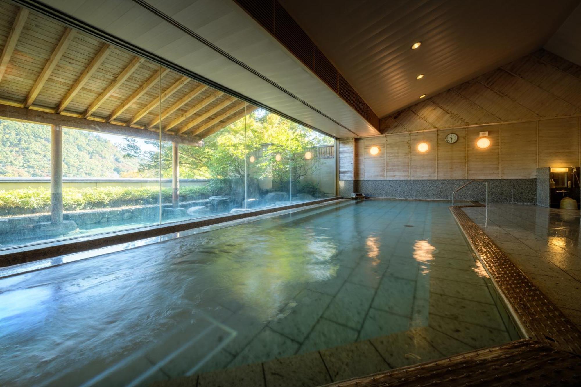 Отель Iizaka Onsen Surikamitei Ohtori Фукусима Экстерьер фото