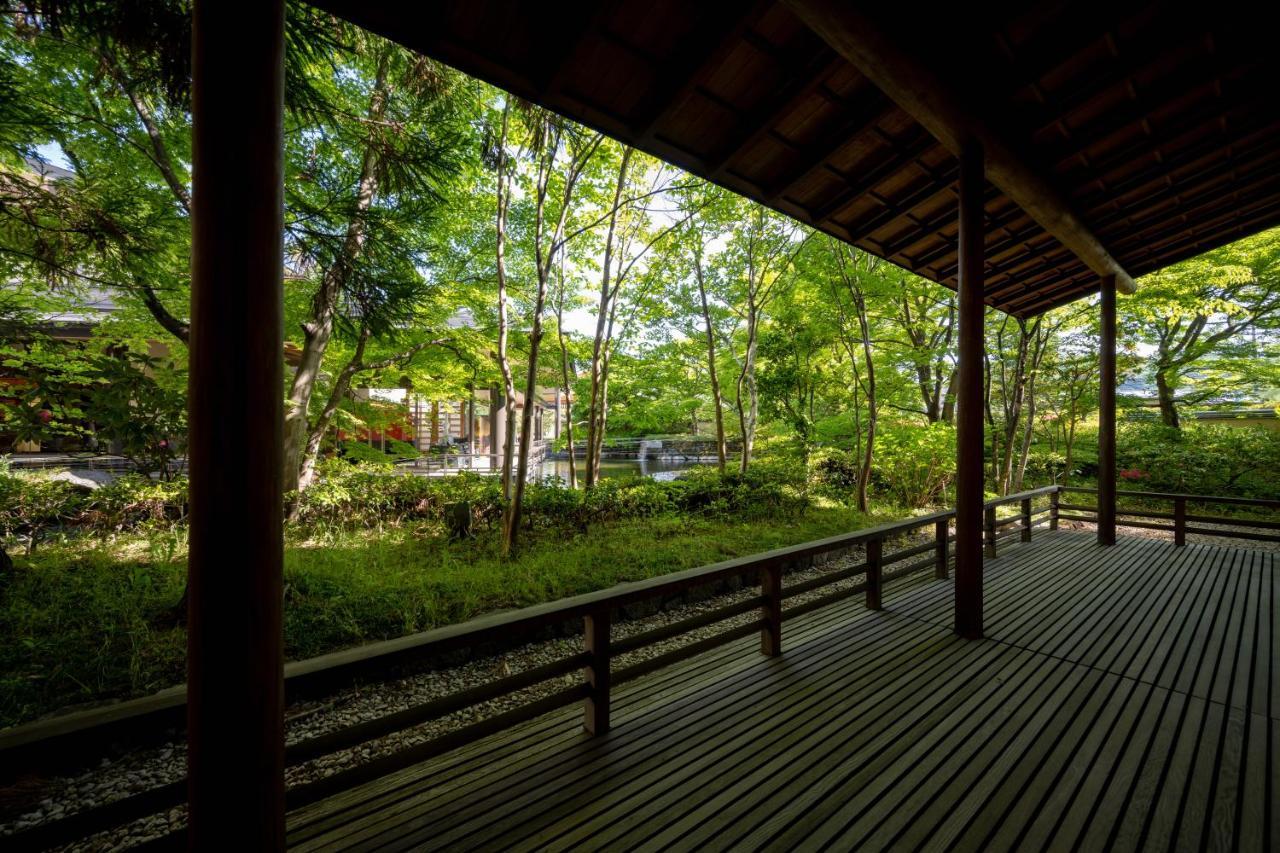 Отель Iizaka Onsen Surikamitei Ohtori Фукусима Экстерьер фото