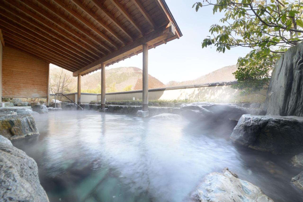 Отель Iizaka Onsen Surikamitei Ohtori Фукусима Экстерьер фото