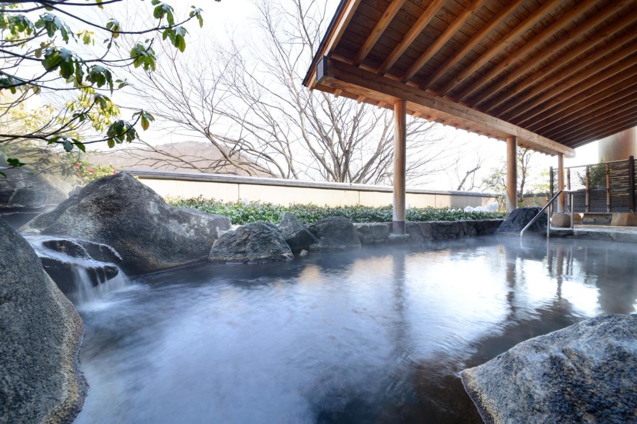 Отель Iizaka Onsen Surikamitei Ohtori Фукусима Экстерьер фото
