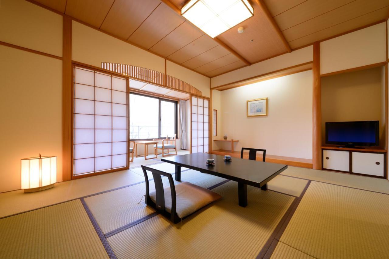Отель Iizaka Onsen Surikamitei Ohtori Фукусима Экстерьер фото