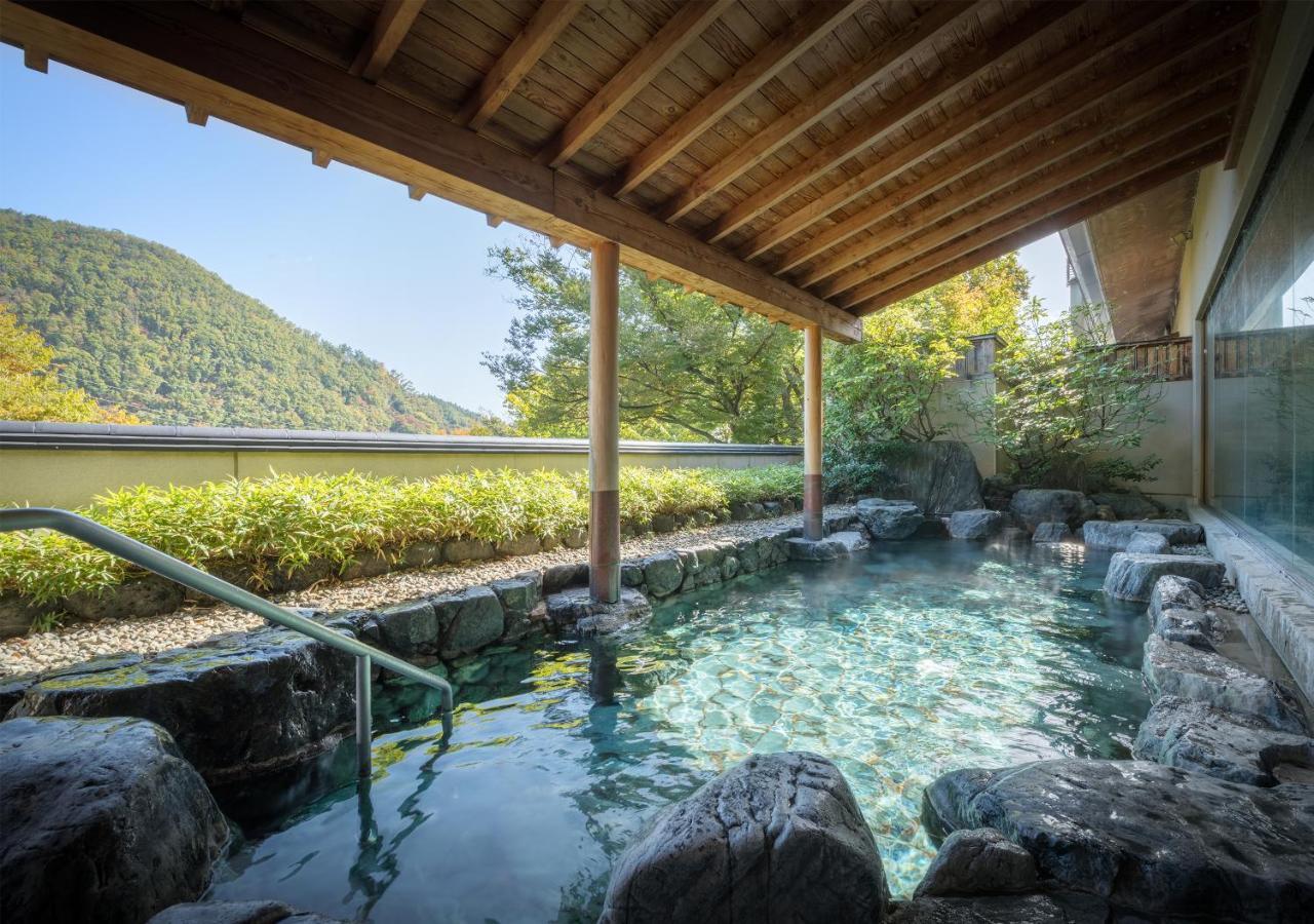 Отель Iizaka Onsen Surikamitei Ohtori Фукусима Экстерьер фото